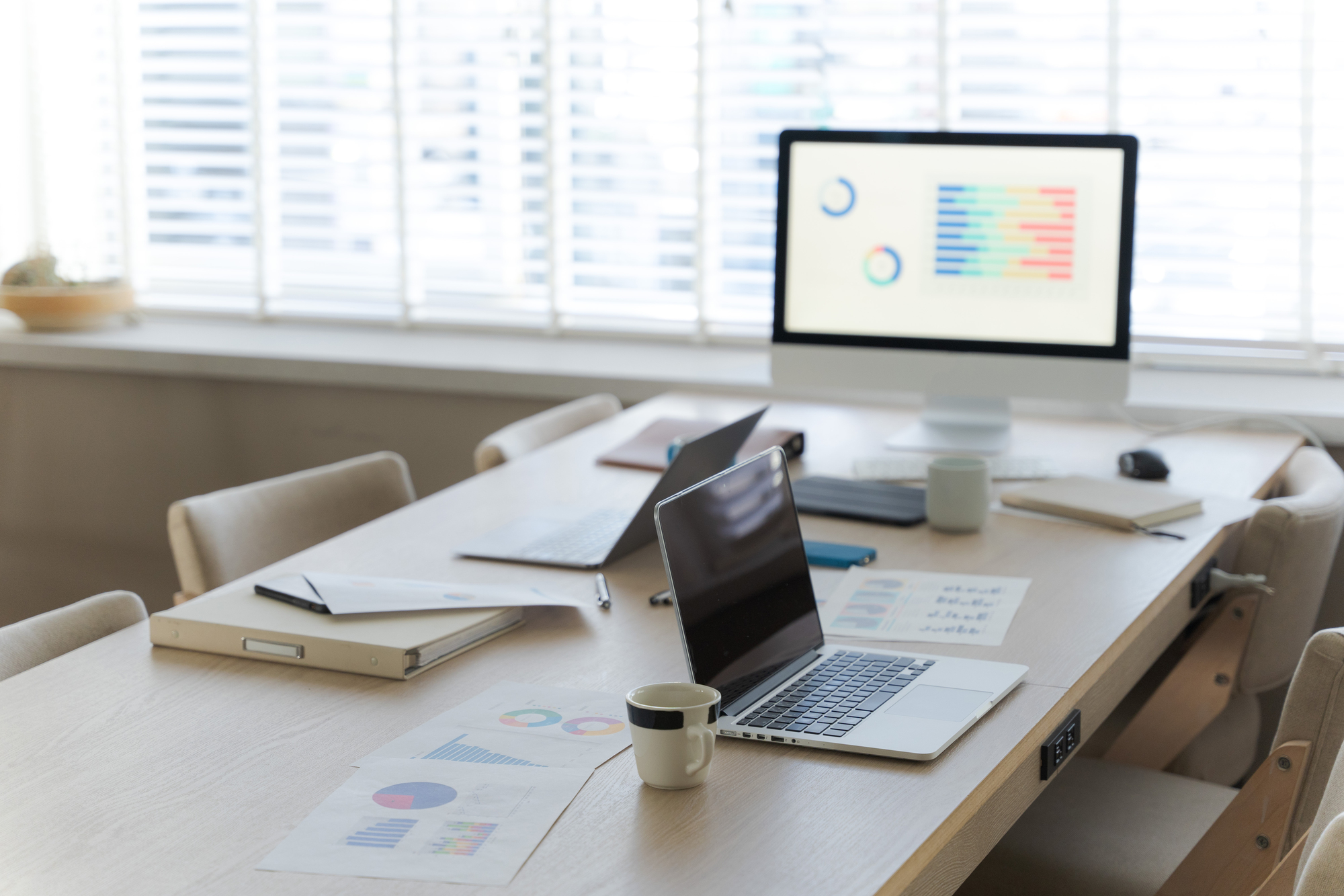 デジタル技術とシステム開発のイメージ